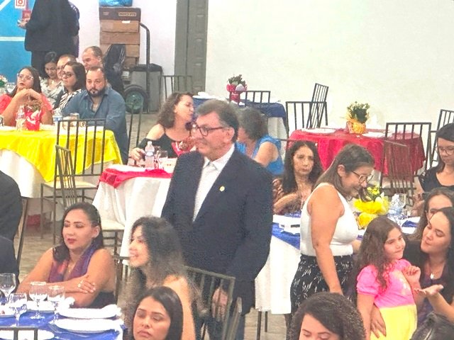 Posse Presidente Valdir Salustiano Rotary Club de Colider parte 001