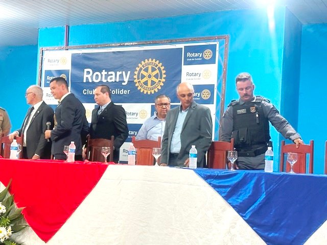 Posse Presidente Valdir Salustiano Rotary Club de Colider parte 001