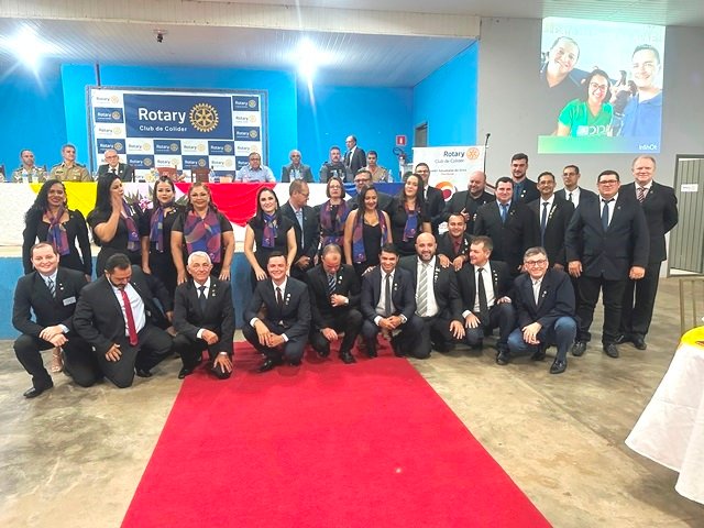 Posse Presidente Valdir Salustiano Rotary Club de Colider parte 002