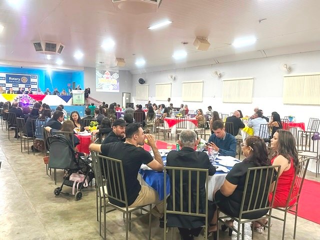 Posse Presidente Valdir Salustiano Rotary Club de Colider parte 002
