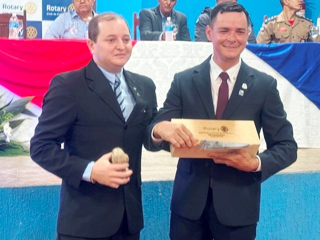 Posse Presidente Valdir Salustiano Rotary Club de Colider parte 002