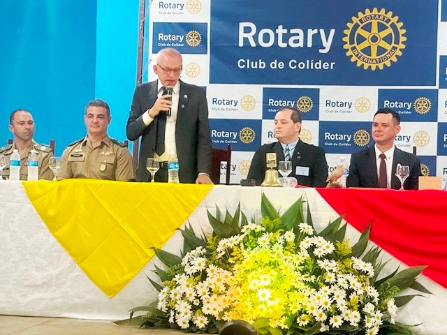 Posse Presidente Valdir Salustiano Rotary Club de Colider parte 002