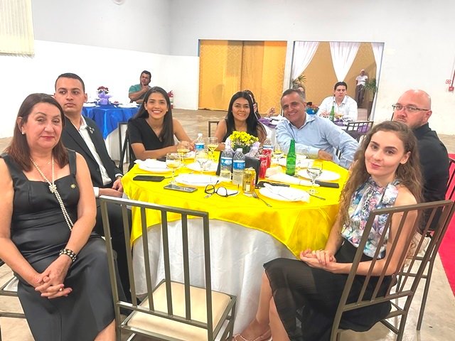 Posse Presidente Valdir Salustiano Rotary Club de Colider parte 002