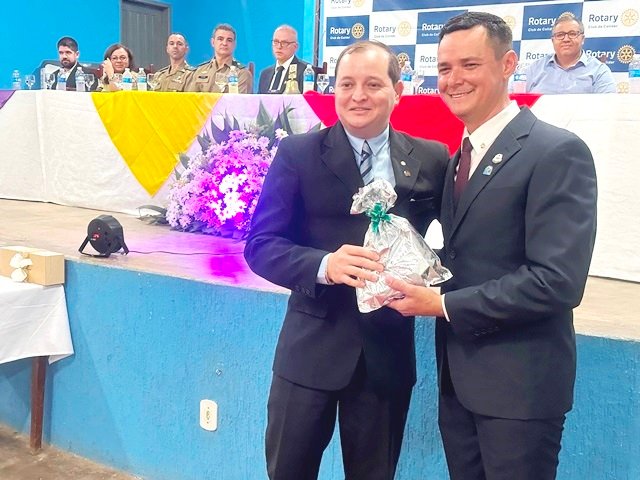 Posse Presidente Valdir Salustiano Rotary Club de Colider parte 002