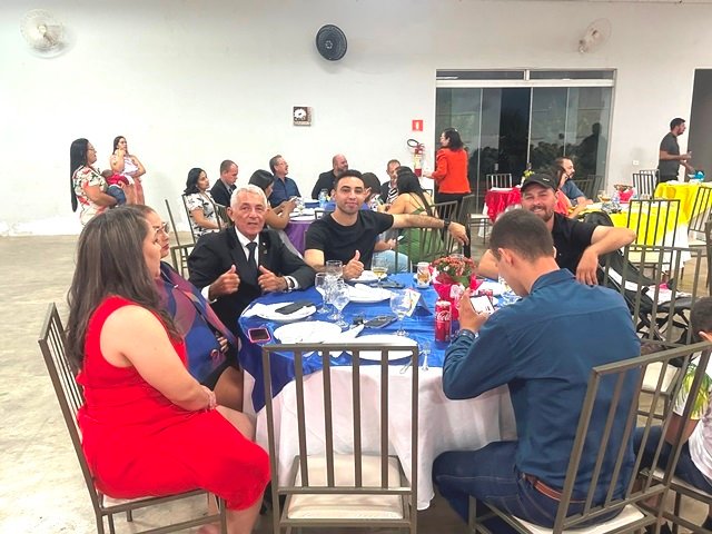 Posse Presidente Valdir Salustiano Rotary Club de Colider parte 002