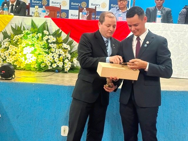 Posse Presidente Valdir Salustiano Rotary Club de Colider parte 002