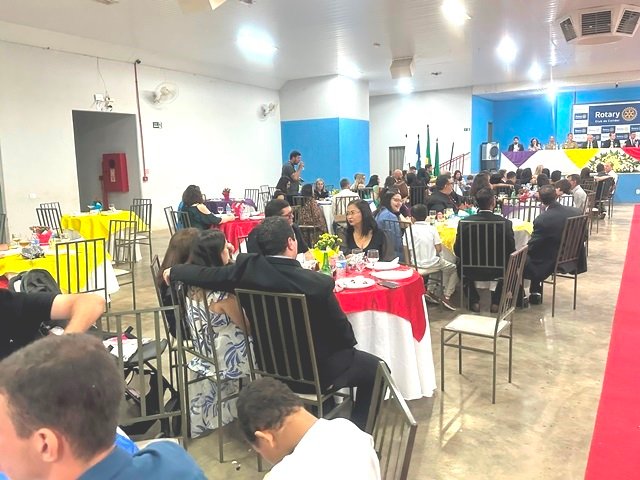 Posse Presidente Valdir Salustiano Rotary Club de Colider parte 002