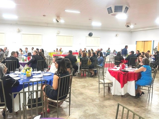 Posse Presidente Valdir Salustiano Rotary Club de Colider parte 002