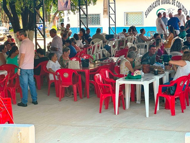 Aconteceu com a presença de grande publico a festa da 19ª Carneifest parte 02