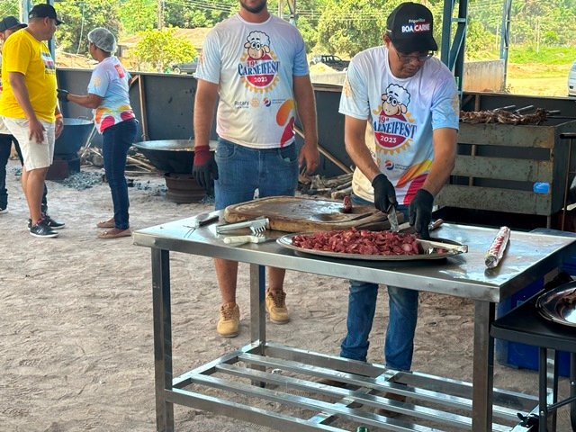 Aconteceu com a presença de grande publico a festa da 19ª Carneifest parte 02