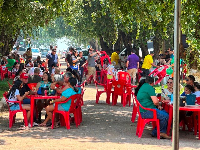 Aconteceu com a presença de grande publico a festa da 19ª Carneifest parte 02