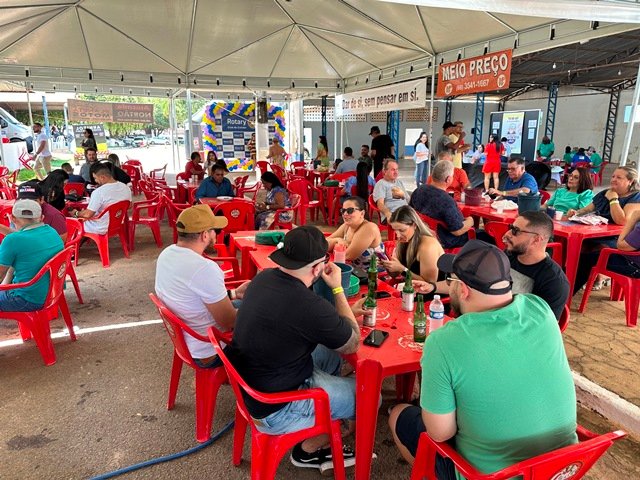 Aconteceu com a presença de grande publico a festa da 19ª Carneifest parte 02