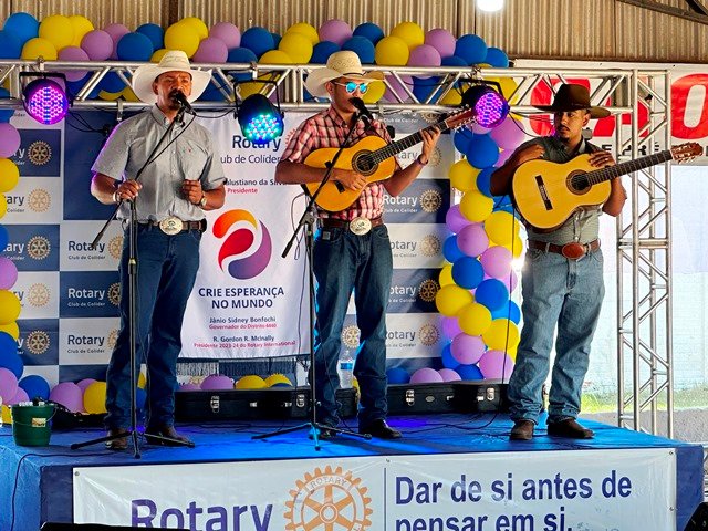 Aconteceu com a presença de grande publico a festa da 19ª Carneifest parte 02