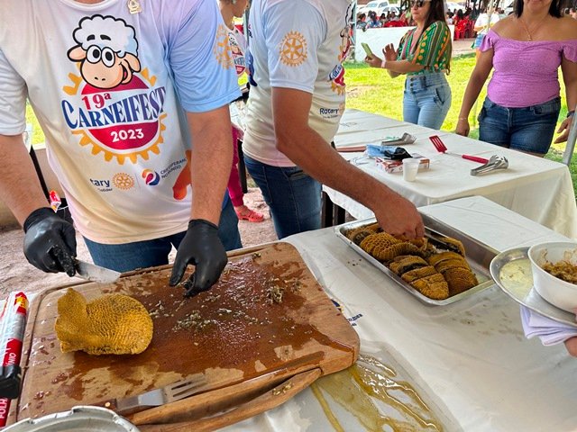 Aconteceu com a presença de grande publico a festa da 19ª Carneifest parte 02