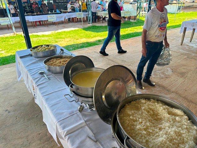 Aconteceu com a presença de grande publico a festa da 19ª Carneifest parte 02