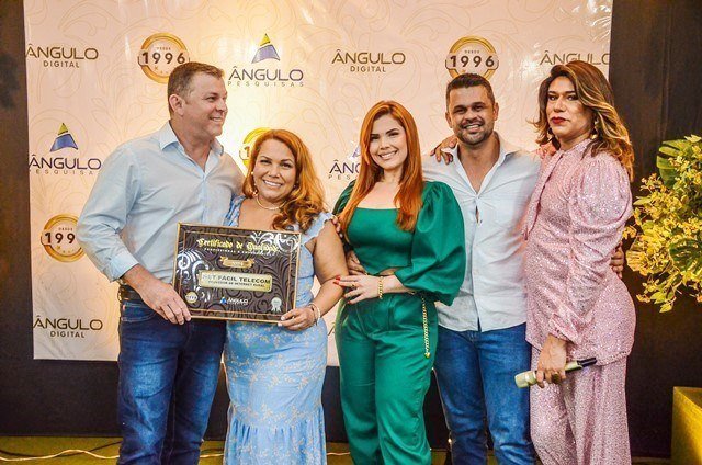 Angulo Pesquisas entrega os certificados dos melhores do ano de 2024 parte 01