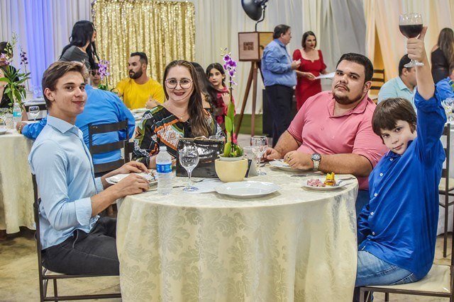 Ângulo Pesquisas entrega os certificados dos melhores do ano de 2024 parte 02