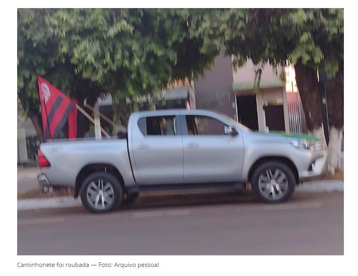 URGENTE Empresario em Colíder tem sua Hilux furtada em frente à academia Performance.