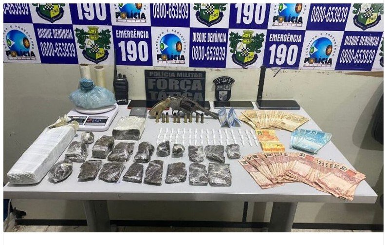 PM desarticula quadrilha e apreende porções de drogas e arma de fogo; adolescente integrava bando