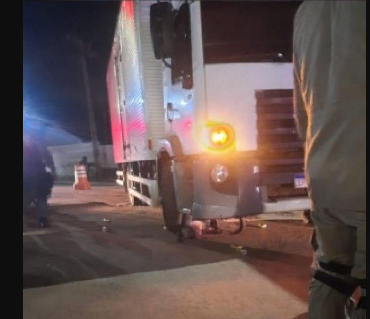Ciclista de 67 anos morre atropelada por caminhão em MT