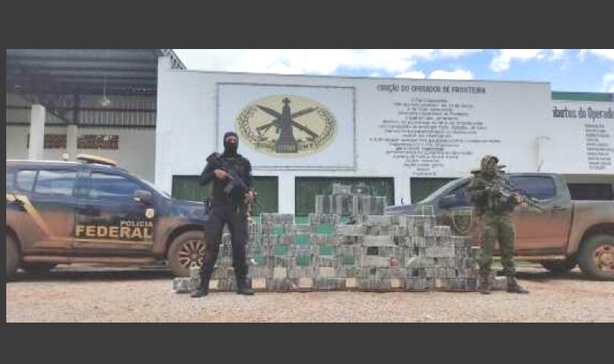 Polícia Federal, Gefron e Exército apreendem 450kg de 'super cocaína' na fronteira