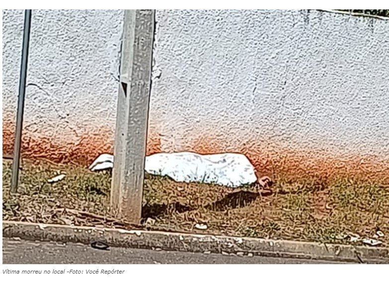 Motociclista cruza preferencial e morre em batida violenta. (Fotos)