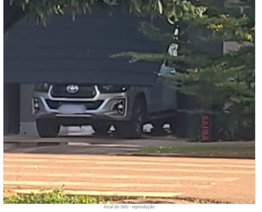 Mulher é presa após invadir motel com veículo e agredir o marido em Sinop
