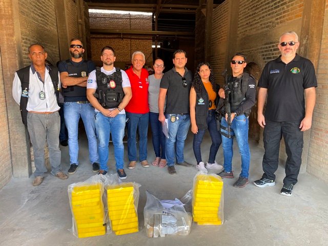 Policia Judiciaria Civil de Colíder incinera cerca de 40kg de Cocaína e Pasta Base de Cocaína. (Vídeo)