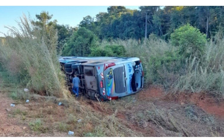 Grávida ferida em após ônibus tombar em Tapurah foi transferida para o Regional de Sorriso