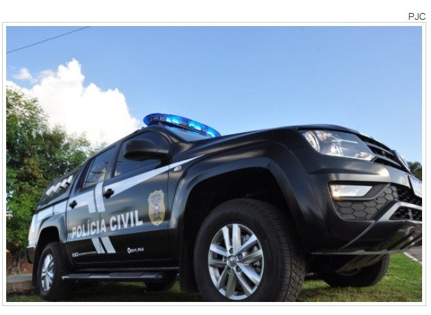 Homem procura delegacia para registrar boletim e policiais cumprem mandado de prisão por homicídio