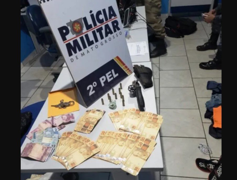 Três suspeitos são presos em Nova Canaã após denúncia de transporte de drogas e apreensão de arma e munições