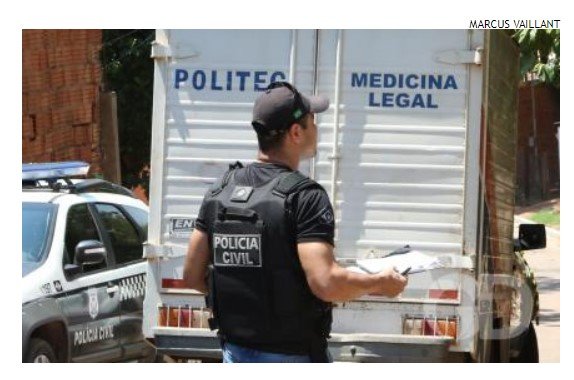Esposa acha marido morto, sem roupa, ao lado de faca