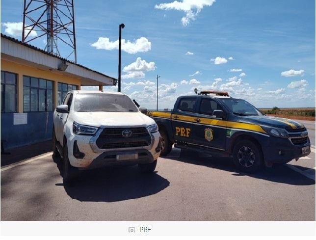 PRF recupera caminhonete roubada em Nova Santa Helena