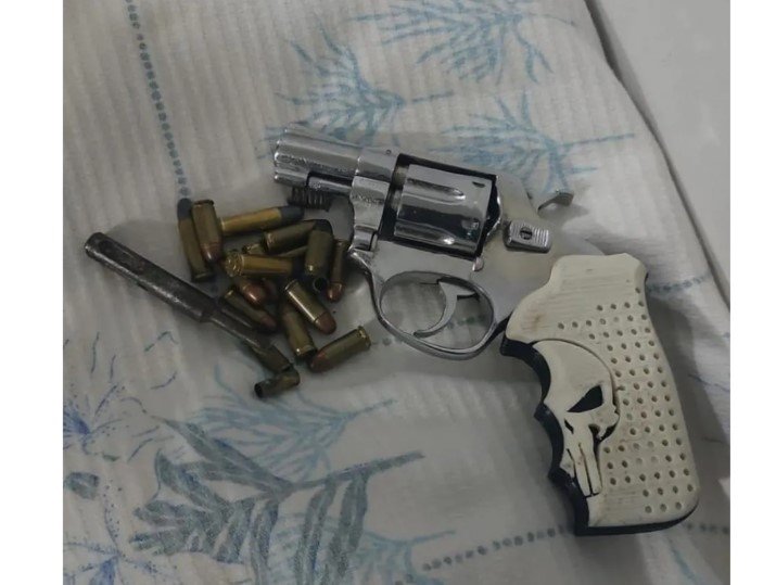 Homem é preso suspeito de matar tio e sobrinho após desentendimento no dia anterior