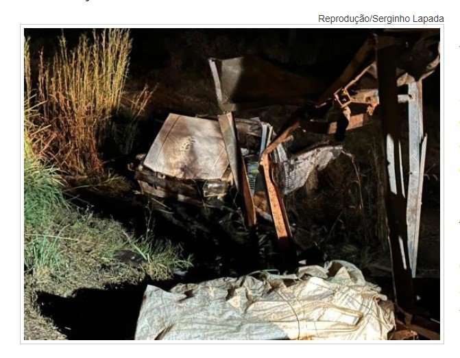 Motorista de 27 anos morre após Amarok bater na traseira de carretinha na MT-060