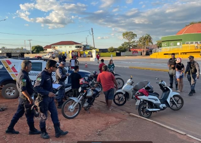 Policia militar em Colíder faz operação para manter a paz e tranquilidade nas ruas. (Vídeo)
