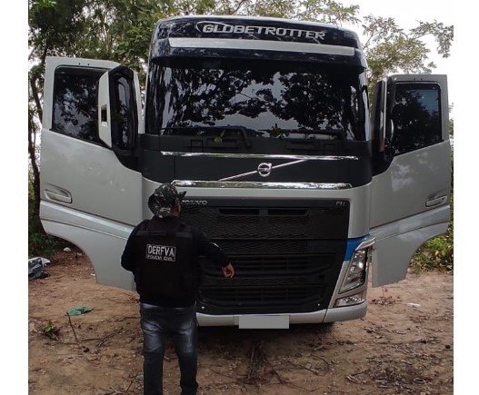 Carreta roubada avaliada em R$ 1 milhão é encontrada na zona rural de Livramento