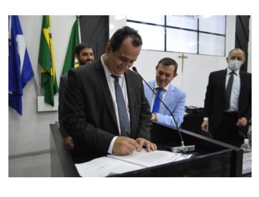 Suplente de vereador, advogado é preso dentro de delegacia da capital matogrossense