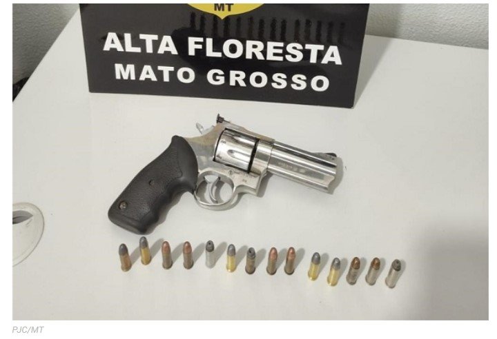 Autor de violência doméstica e preso com arma de fogo e munições em Alta Floresta