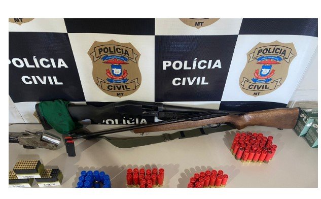 Polícia Civil apreende armas e munições em endereço de investigado por oito disparos contra veículo