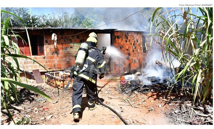 Homem fica ferido e tem casa destruída durante incêndio em MT
