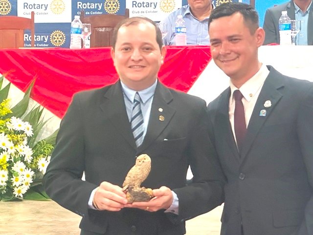 Contabilista Valdir Salustiano de Colíder toma posse como Pres. do Rotary Club. (Fotos)