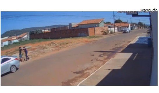 Vídeo - Jovem é esfaqueada ao tentar terminar namoro