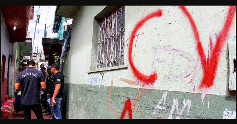 Membros do PCC são atraídos para 'noite de sexo' em lava jato desativado e sofrem "salve"