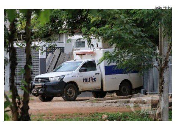 Jovem é achado morto ao lado de carro destruído no interior