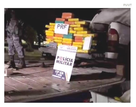 Polícia Militar e PRF apreendem 50 kg de drogas após montarem barreira na MT-020