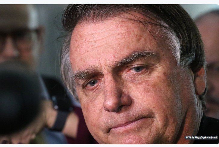 TSE multa Bolsonaro por propaganda irregular nas eleições de 2022