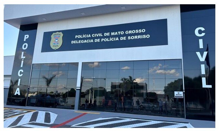 Homem tem rosto 'rasgado na faca' após emprestar celular para vizinho