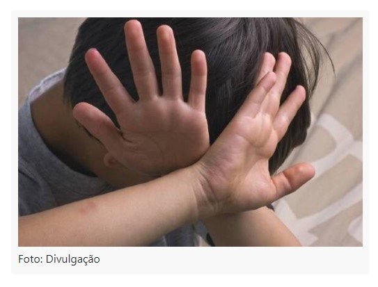 Mulheres trancam 4 crianças em carro para curtir festa em MT