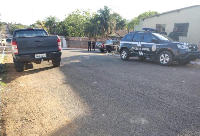 Polícia Civil resgata homem e mulher que devia 33 mil para o CV em Barra do Garças; casal abriu uma cova e seria executado nesta 6ª - feira